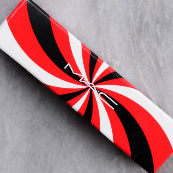 🧚‍♀️WILD CARD Mac DISCONTINUED Holiday Lipstick NWT - Picture 3 of 7